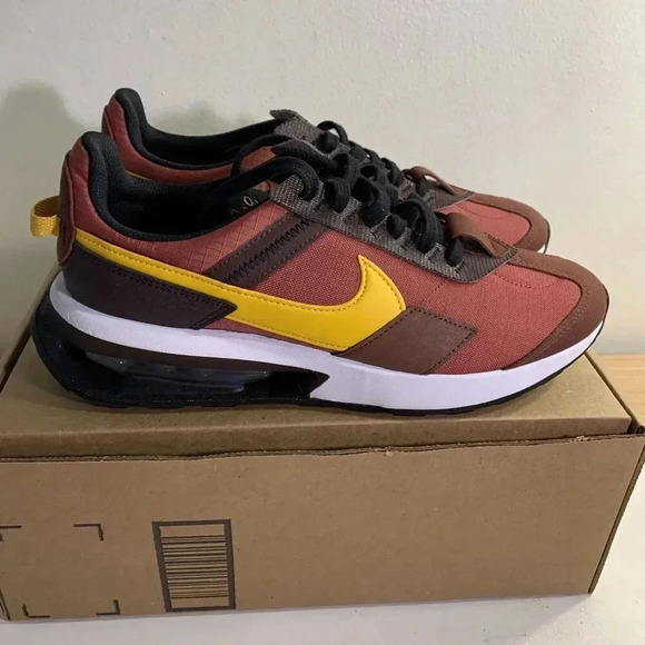 3068. NEW! Nike Air Max Pre-Day Cedar Pollen Basalt Dark Pony-US 8.5 Mens - Picture 1 of 5
